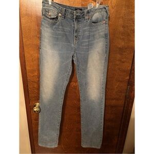 Women’s True Religion Straight Leg Jean